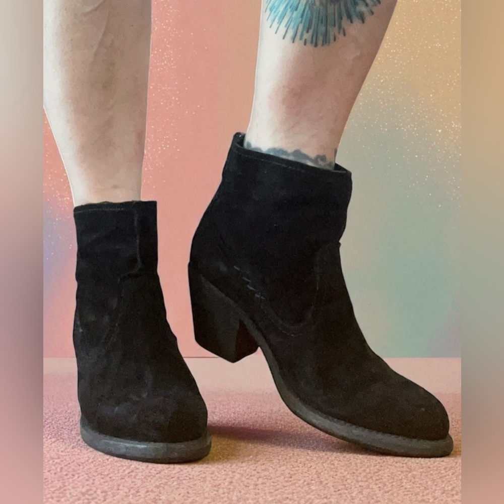 Frye ankle suede Leslie Artisan Short cowgirl Boots-8